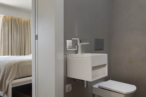 Apartamento de 3 dormitorios en venta en Barcelona, Cataluña, Spain № 3773 - foto 26