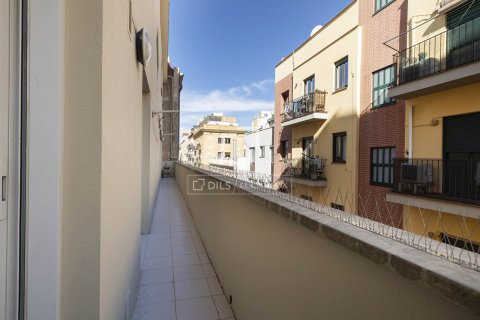 Apartamento de 3 dormitorios en venta en Barcelona, Cataluña, Spain № 3773 - foto 21