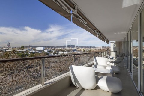 Apartamento de 3 dormitorios en venta en Barcelona, Cataluña, Spain № 3773 - foto 4