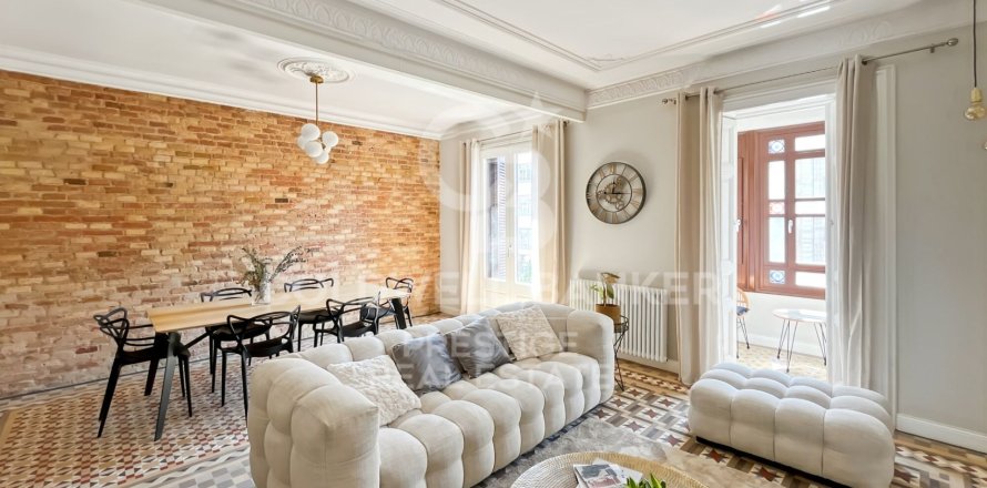 3 bedrooms apartment for sale in Barcelona, Catalonia, Spain № 5615