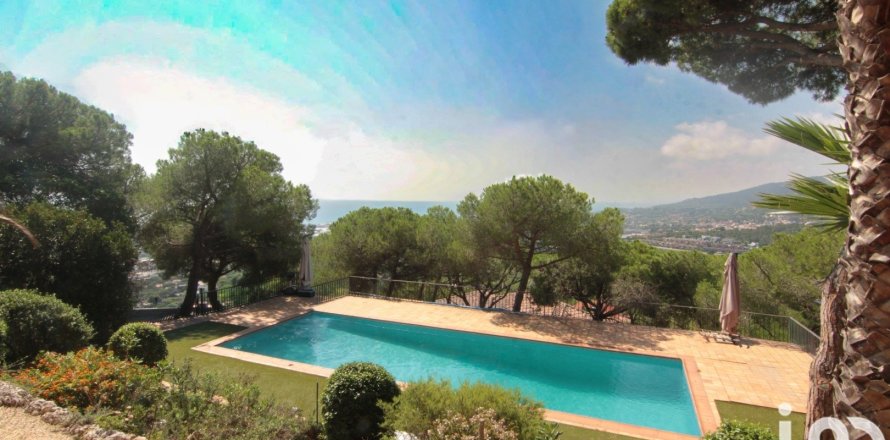 6 bedrooms house for sale in Cabrils, Barcelona, Catalonia, Spain № 4785