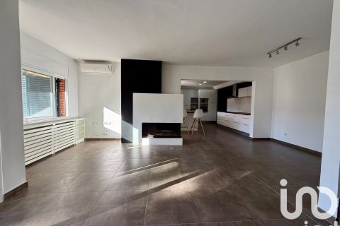 4 bedrooms apartment for sale in Arenys de Munt, Barcelona, Catalonia, Spain № 4786 - photo 12