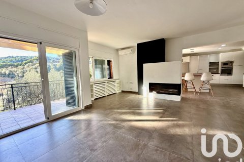 4 bedrooms apartment for sale in Arenys de Munt, Barcelona, Catalonia, Spain № 4786 - photo 10