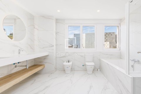 4 chambres penthouse à vendre à Barcelona, Catalonia, Spain № 3838 - photo 23