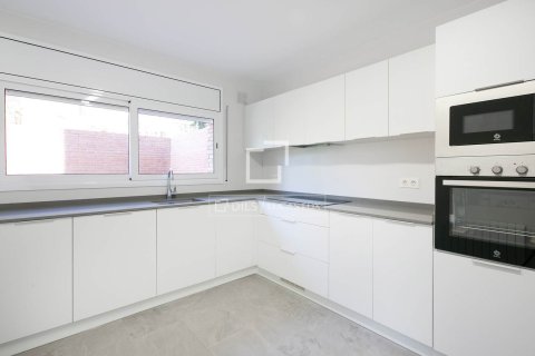 Villa de 5 dormitorios en venta en Bellaterra, Barcelona, Cataluña, Spain № 3841 - foto 9