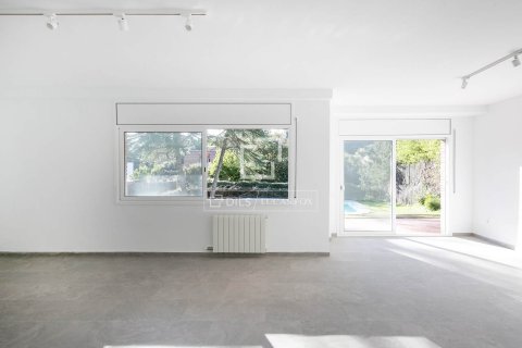 Villa de 5 dormitorios en venta en Bellaterra, Barcelona, Cataluña, Spain № 3841 - foto 6