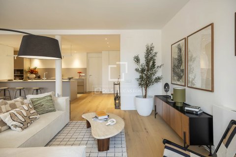 Apartamento de 2 dormitorios en venta en Barcelona, Cataluña, Spain № 4323 - foto 24
