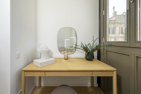 Apartamento de 2 dormitorios en venta en Barcelona, Cataluña, Spain № 4323 - foto 7