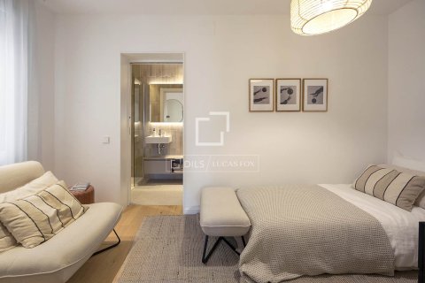 Apartamento de 2 dormitorios en venta en Barcelona, Cataluña, Spain № 4323 - foto 2