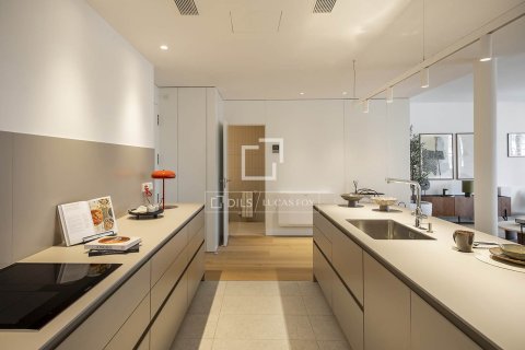 Apartamento de 2 dormitorios en venta en Barcelona, Cataluña, Spain № 4323 - foto 16