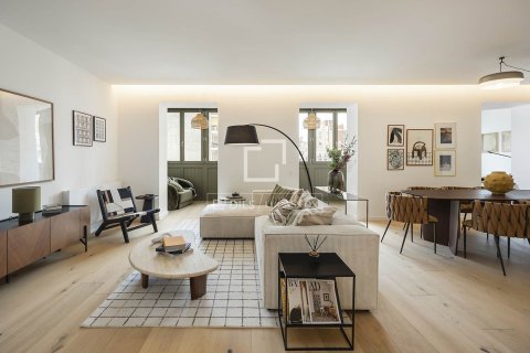 Apartamento de 2 dormitorios en venta en Barcelona, Cataluña, Spain № 4323