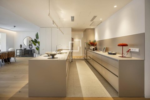 Apartamento de 2 dormitorios en venta en Barcelona, Cataluña, Spain № 4323 - foto 15