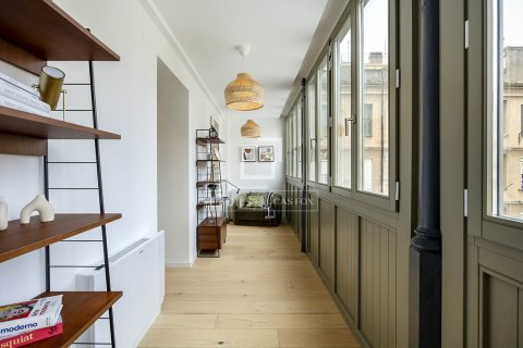 Apartamento de 2 dormitorios en venta en Barcelona, Cataluña, Spain № 4323 - foto 20