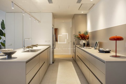 Apartamento de 2 dormitorios en venta en Barcelona, Cataluña, Spain № 4323 - foto 14