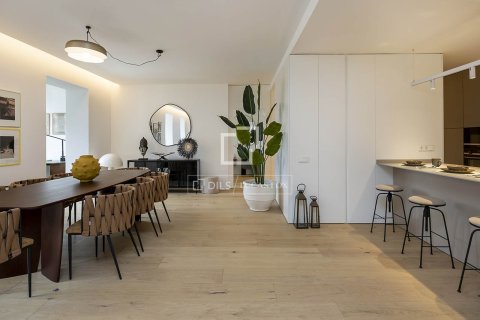 Apartamento de 2 dormitorios en venta en Barcelona, Cataluña, Spain № 4323 - foto 29