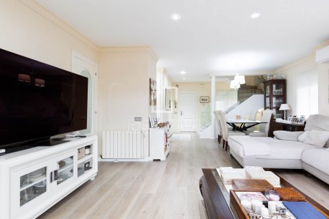 4 chambres villa à vendre à Castelldefels, Barcelona, Catalonia, Spain № 4326 - photo 12