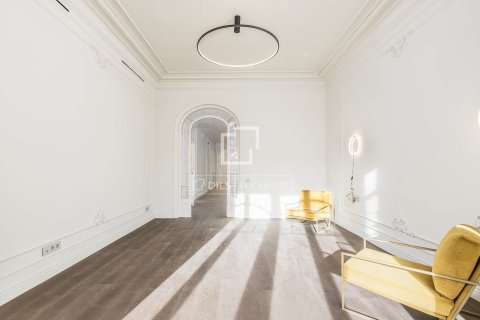 4 chambres apartment à vendre à Barcelona, Catalonia, Spain № 4324 - photo 22