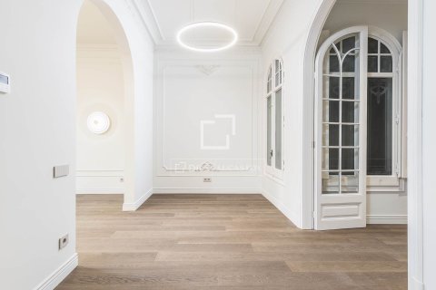 4 chambres apartment à vendre à Barcelona, Catalonia, Spain № 4324 - photo 13