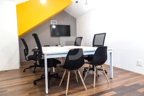 676 sq.m. commercial property for sale in L'Eixample, Barcelona, Catalonia, Spain № 4568