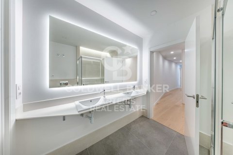 Купить квартиру в Барселона, Испания с 3 спальни, 113м², № 7841 - фото 3
