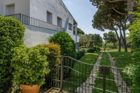 Сasa de 9 dormitorios en venta en Sant Andreu de Llavaneres, Barcelona, Cataluña, Spain № 1751 - foto 15