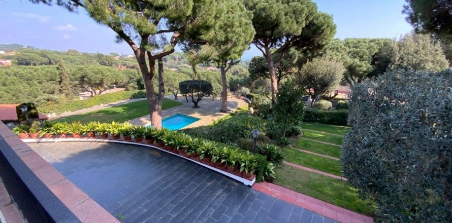 Сasa de 9 dormitorios en venta en Sant Andreu de Llavaneres, Barcelona, Cataluña, Spain № 1751