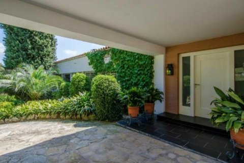 Сasa de 9 dormitorios en venta en Sant Andreu de Llavaneres, Barcelona, Cataluña, Spain № 1751 - foto 5