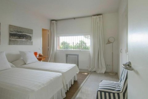 Сasa de 9 dormitorios en venta en Sant Andreu de Llavaneres, Barcelona, Cataluña, Spain № 1751 - foto 10