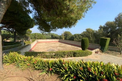 Сasa de 9 dormitorios en venta en Sant Andreu de Llavaneres, Barcelona, Cataluña, Spain № 1751 - foto 13