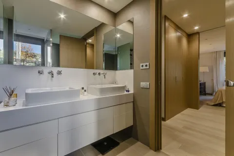 Купить квартиру в Барселона, Испания с 5 комнат, № 1748 - фото 20