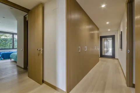 Купить квартиру в Барселона, Испания с 5 комнат, № 1748 - фото 14