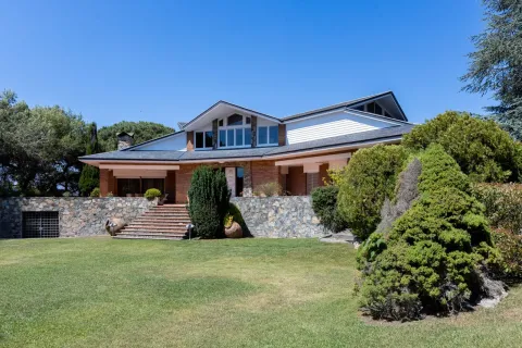 Купить дом в Монторнес-дель-Вальес, Испания с 6 комнат, № 1747 - фото 3