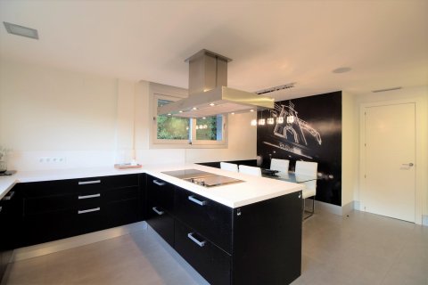 Купить дом в Вальроманес, Испания с 5 комнат, № 1752 - фото 25