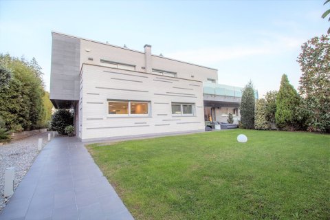 Купить дом в Вальроманес, Испания с 5 комнат, № 1752 - фото 4