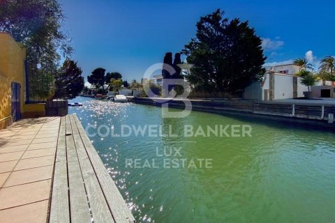 7 bedrooms house for sale in Empuriabrava, Girona, Catalonia, Spain № 6026 - photo 2