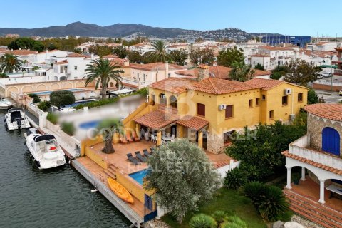 7 bedrooms house for sale in Empuriabrava, Girona, Catalonia, Spain № 6026 - photo 17
