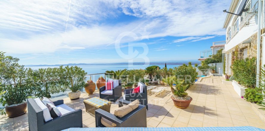 5 bedrooms villa for sale in Roses, Girona, Catalonia, Spain № 6027