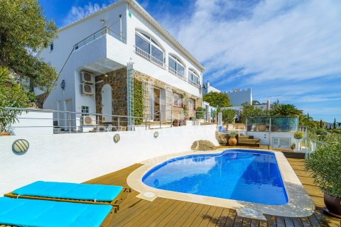 5 bedrooms villa for sale in Roses, Girona, Catalonia, Spain № 6027 - photo 6