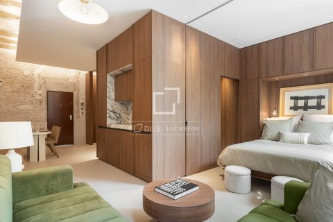 Apartamento de 2 dormitorios en venta en Barcelona, Cataluña, Spain № 4062 - foto 2