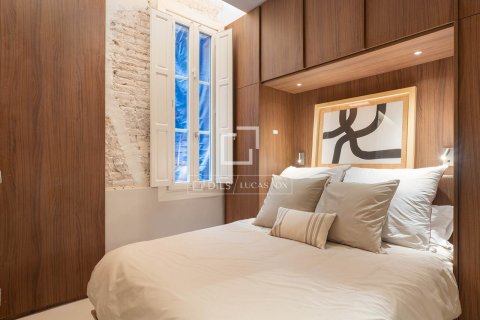 Apartamento de 2 dormitorios en venta en Barcelona, Cataluña, Spain № 4062 - foto 26