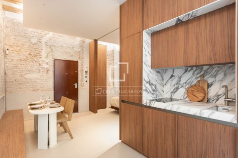 Apartamento de 2 dormitorios en venta en Barcelona, Cataluña, Spain № 4062 - foto 7