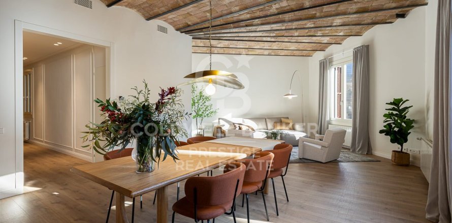 4 bedrooms apartment for sale in Barcelona, Catalonia, Spain № 5632