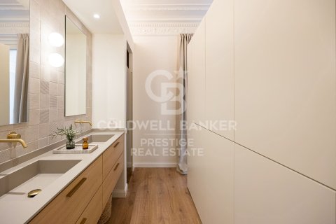 4 bedrooms apartment for sale in Barcelona, Catalonia, Spain № 5632 - photo 19