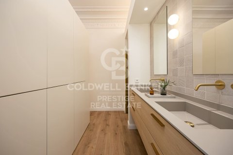 4 bedrooms apartment for sale in Barcelona, Catalonia, Spain № 5632 - photo 8
