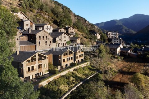 4 bedrooms house for sale in Principado De Andorra (Ninguna Poblacion Tiene C.P.), Lleida, Catalonia, Spain № 5636 - photo 17