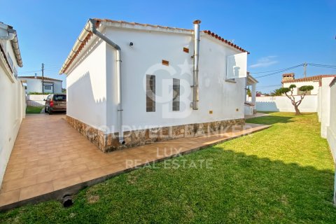3 bedrooms house for sale in L'Escala, Girona, Catalonia, Spain № 5634 - photo 17