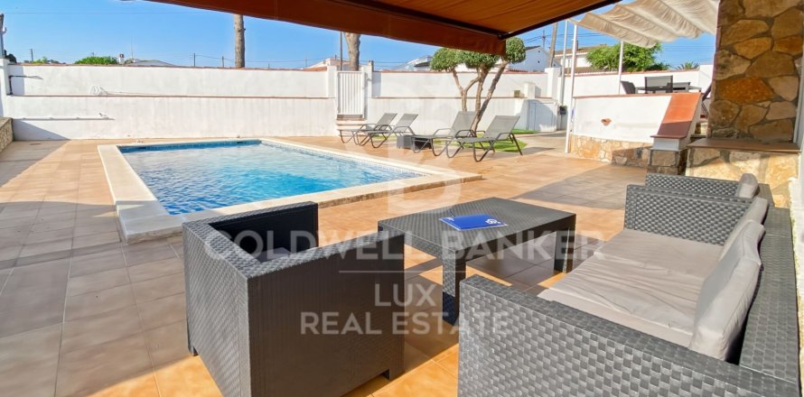 3 bedrooms house for sale in L'Escala, Girona, Catalonia, Spain № 5634
