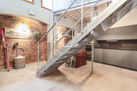 Купить квартиру в Барселона, Испания с 1 спальня, 218м², № 6424 - фото 9