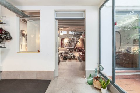 Купить квартиру в Барселона, Испания с 1 спальня, 218м², № 6424 - фото 16