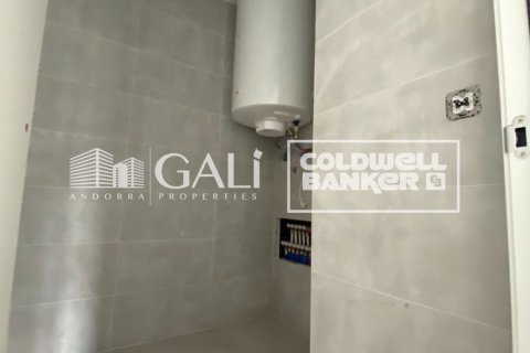 3 bedrooms apartment for rent in Principado De Andorra (Ninguna Poblacion Tiene C.P.), Lleida, Catalonia, Spain № 5261 - photo 10
